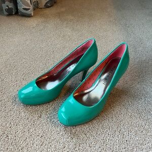 Steve Madden Getta Aqua Heels Size 5